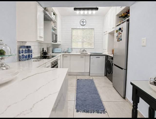 2 BEDROOM TOWNHOUSE FOR SALE IN PEACEHAVEN